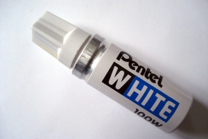 Pentel white paintpen.jpg